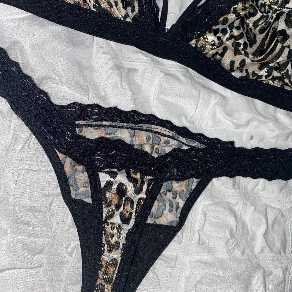 Lingerie set - Picture 2 of 2